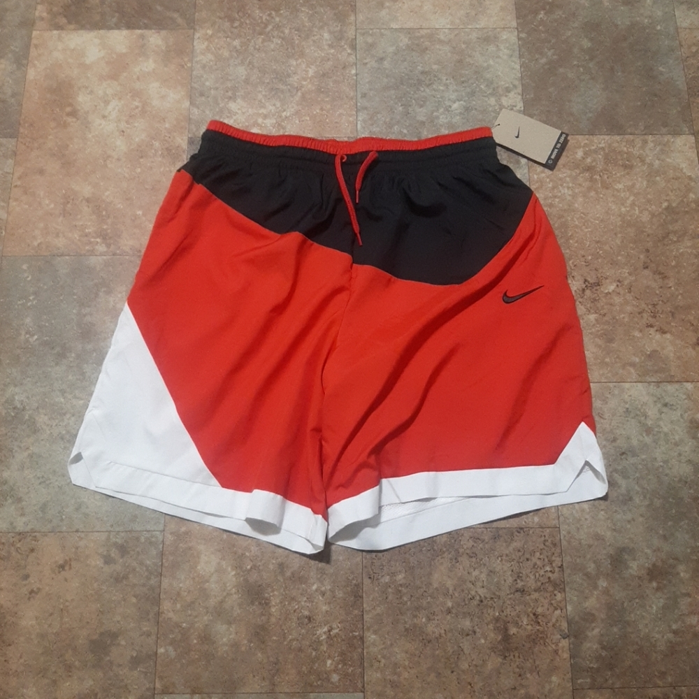 New. Nike Men's DNA Woven Shorts. Size Medium.